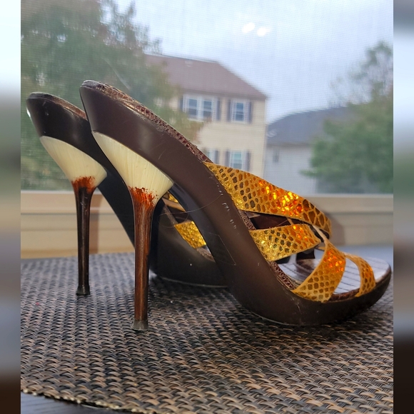 REPORT SIGNATURE GOLD STRAPPY OPEN BACK PLATFORM STILETTOS SIZE 8M PRE-OWNED - Picture 3 of 6
